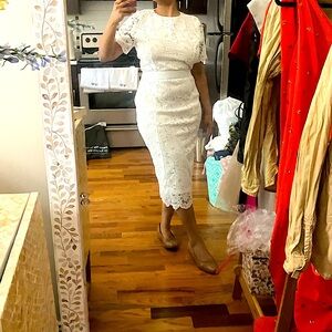 Neiman Marcus lace midi classic - NWT, size M